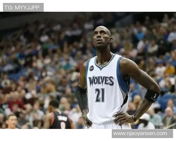 04年加内特领衔森林狼对决湖人经典对抗赛的回顾与分析