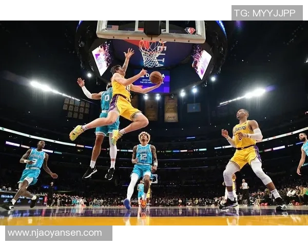 2010年11月湖人对阵黄蜂精彩回顾与赛季表现分析